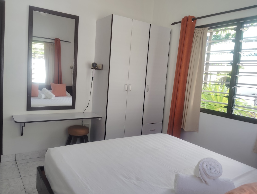 Roche Kerlan Apartments