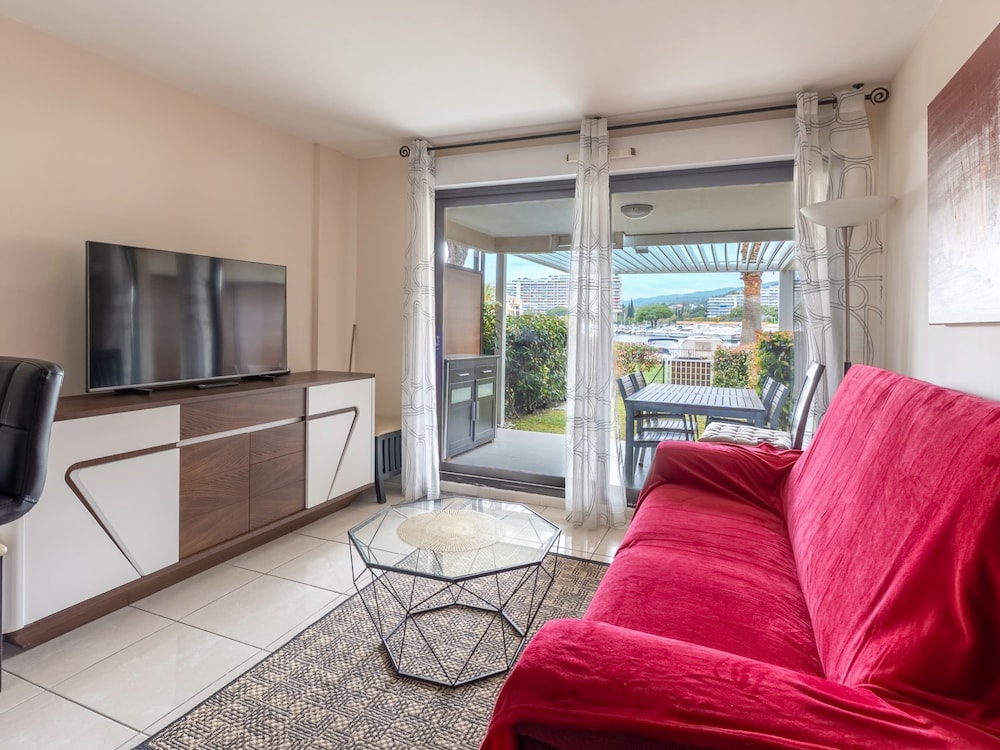 Apartment in Mandelieu-la-napoule