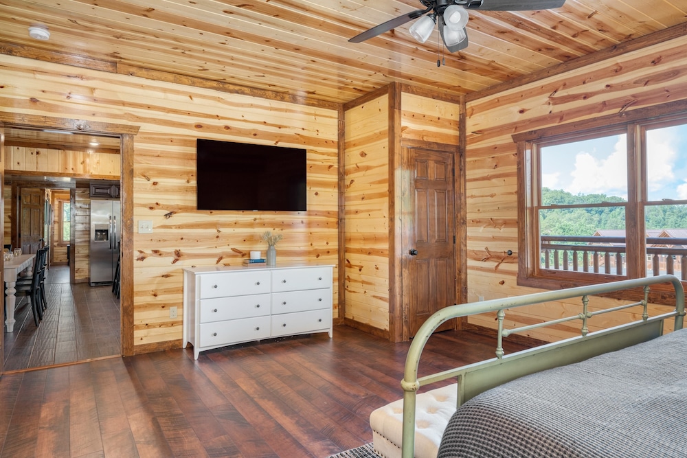 Wilder by Avantstay15min From Pigeon Forge, 22ppl view 4