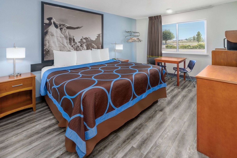 Super 8 by Wyndham Clayton