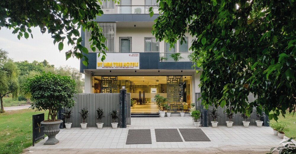 Lime Tree Hotel & Stays Greater Noida Nearby India Expo Centre & Mart