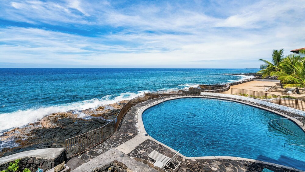 Steps to the Ocean - Great Location -central AC - Vrkcv
