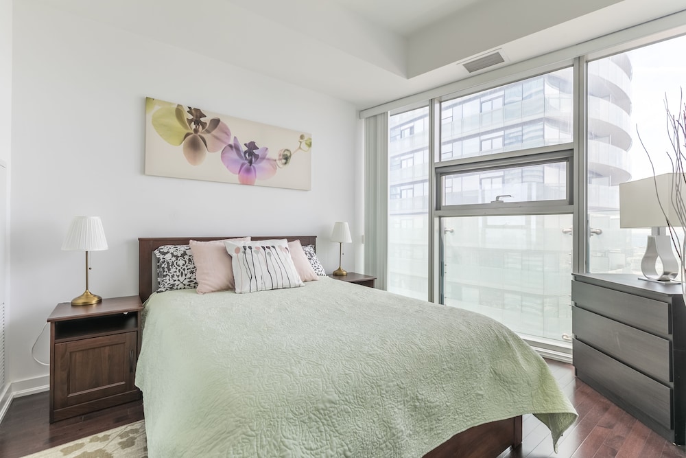 Skytrees Condos at Union Station - Image 3