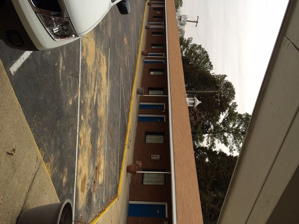 Budget Inn