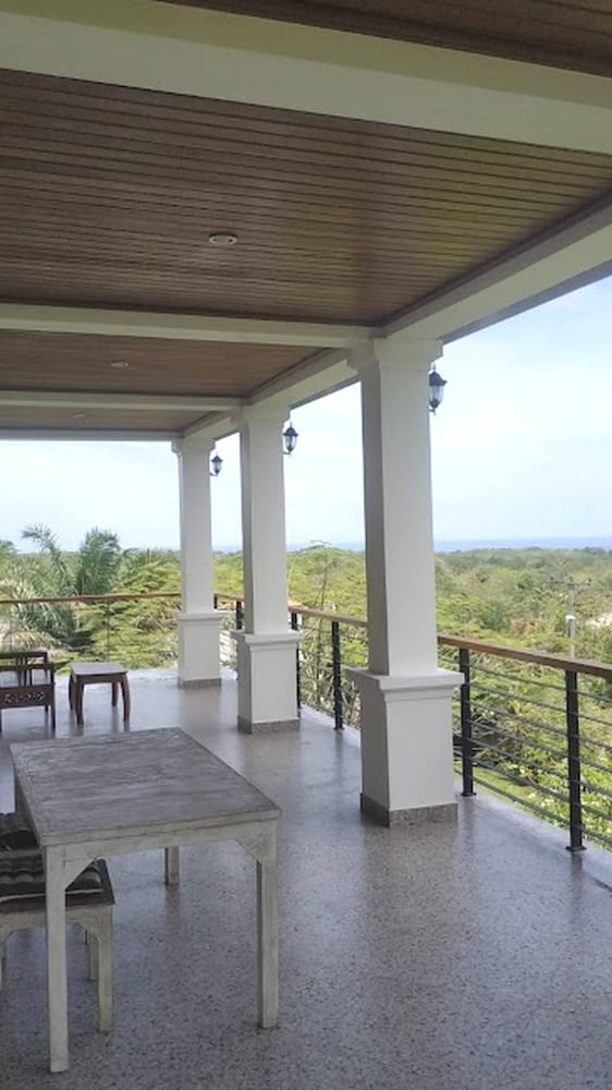 Uluwatu 3 Bed Luxury Villa-pool-magic Ocean Views