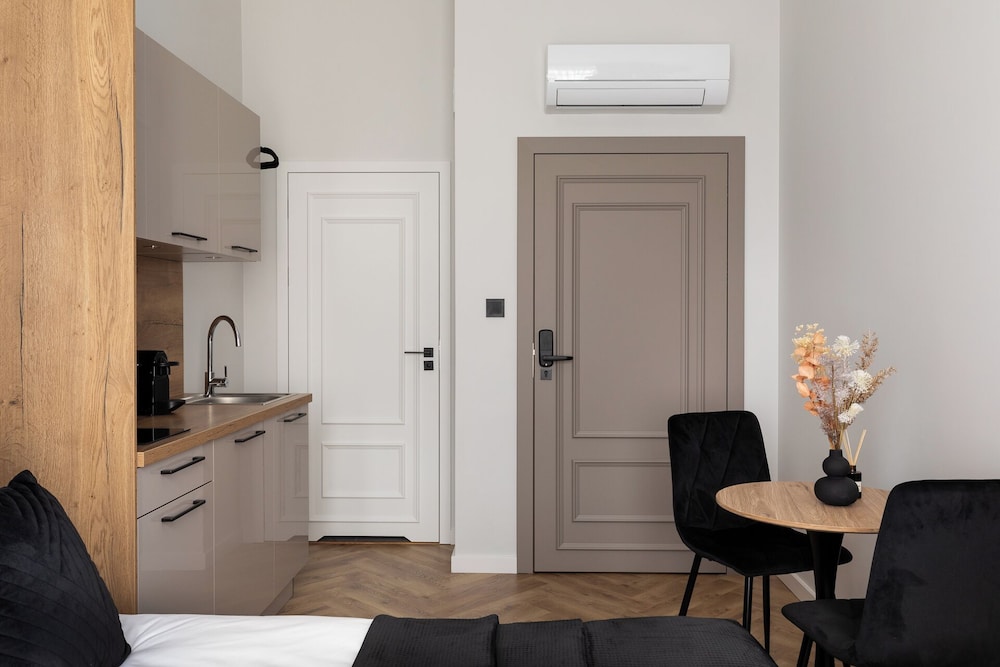 OLD TOWN Charm & Chic by Downtown Apartments