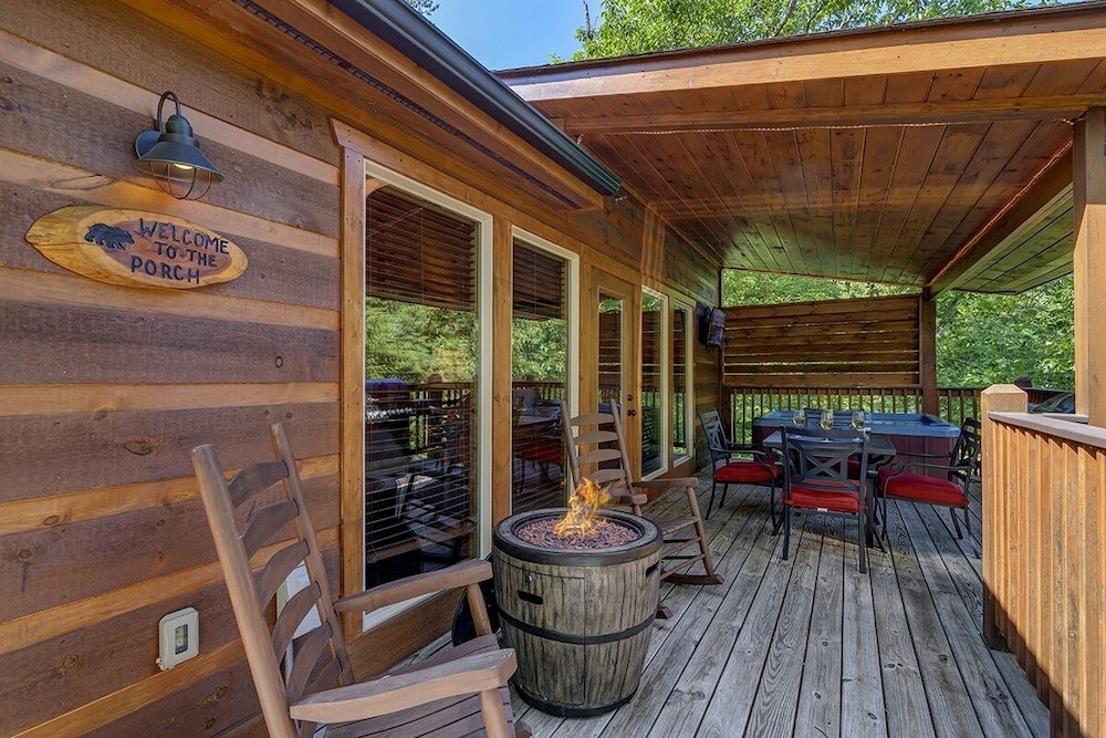 Making Memories - 1 Bedrooms, 1 Baths, Sleeps 4 Home by RedAwning