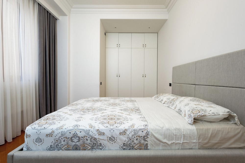 Apartment by Luxe Group SN290
