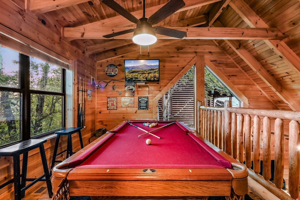 The Smoky Pines 2 Bedroom Cabin