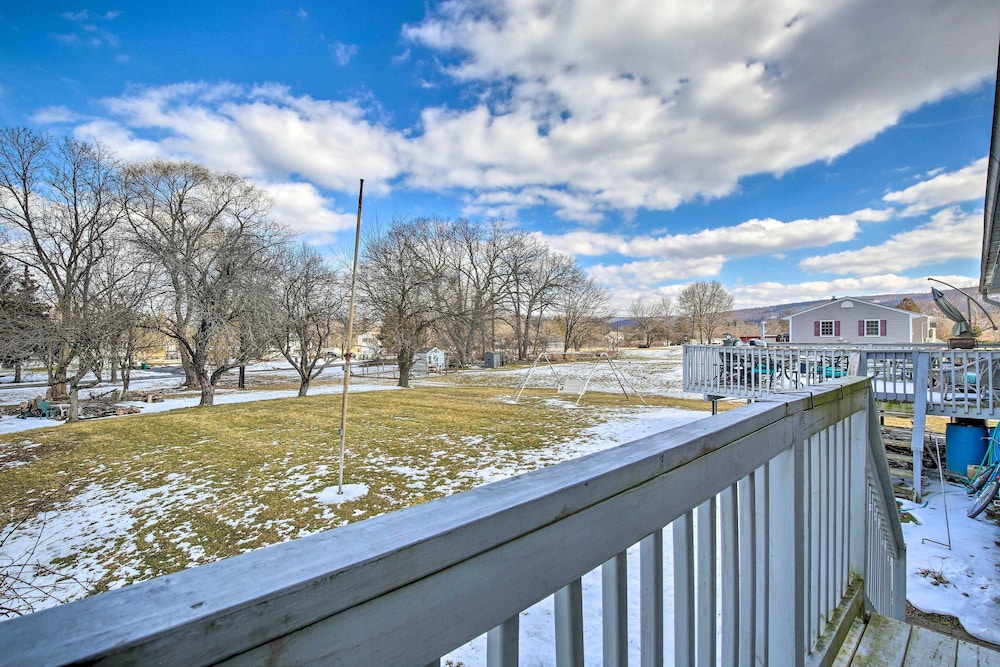 Hopewell Junction Apartment w/ Community Pool - Property Image 14