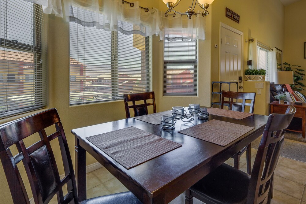 Mesquite Condo w/ Community Pool  Hot Tub! - Property Image 7