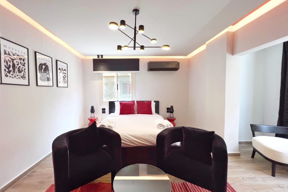 The 2 BDR Scarlet Condo 5 min to CAI Airport