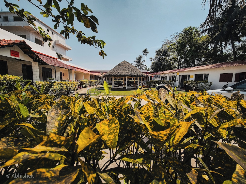 Sands Courtyard
