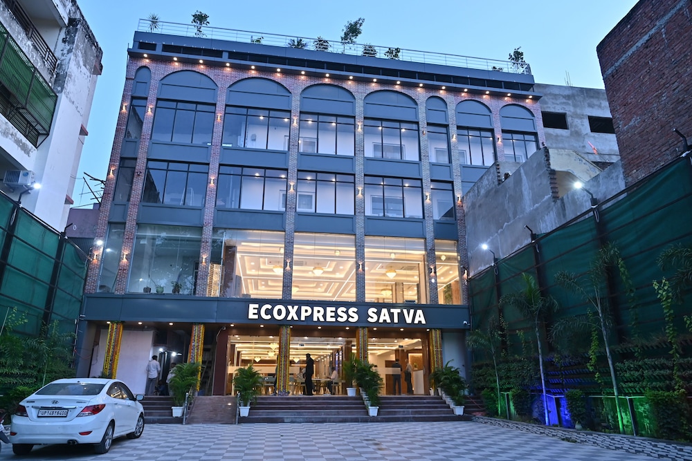 EcoXpress Satva Varanasi - 5 km from Kashi Vishwanath Temple, Varanasi