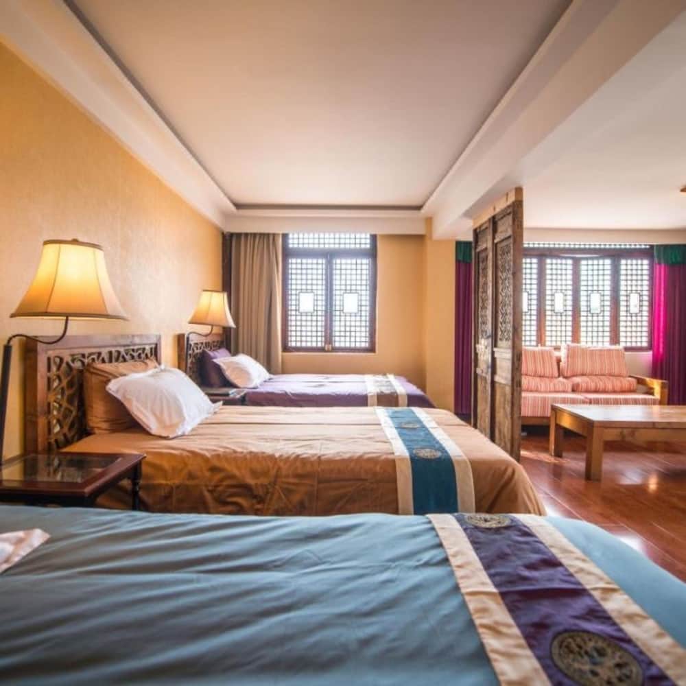 Floral Hotel Limaroonthai shuhe view 2