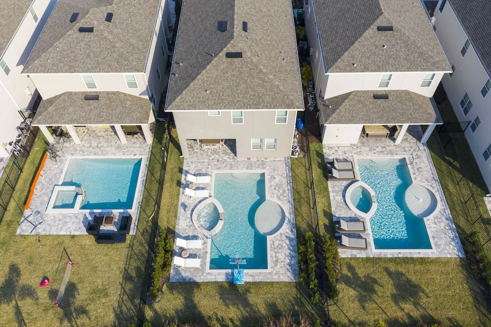 Family Escape With Private Pool & Themed Rooms - Image 2