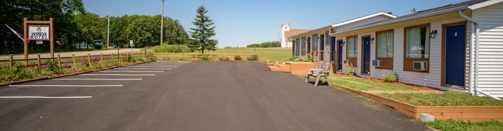 Winds Motel