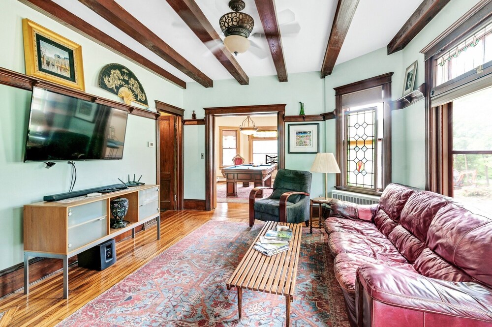 Spacious Victorian Home With Mountain Views And Lots Of Fun Extras!! 5 Bedroom Farmhouse by Redawning - Property Image 42