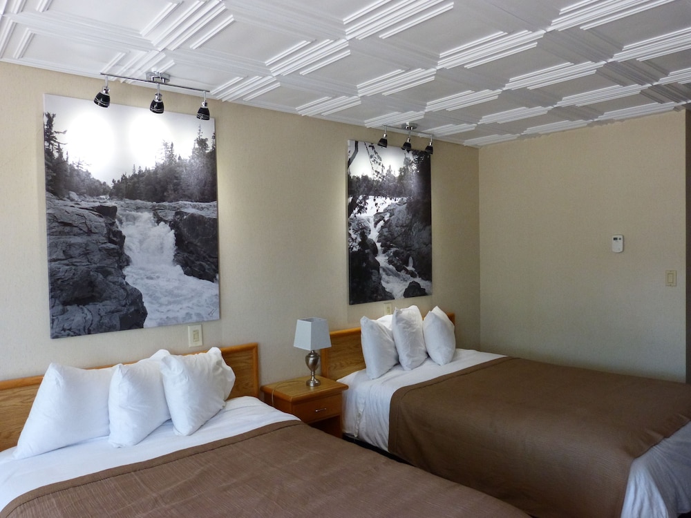 Catalina Motel - Image 4