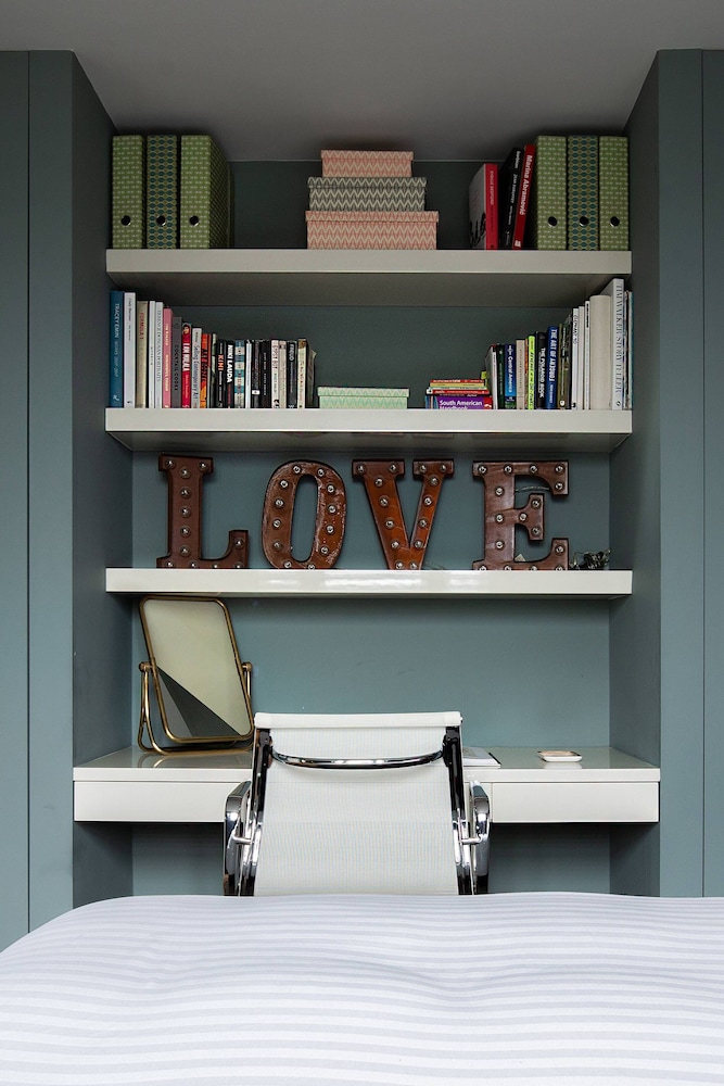 Chesilton Road by Onefinestay