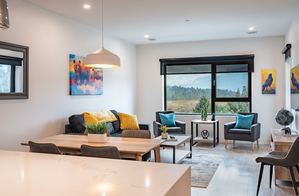 Bogey Bear Penthouse RevelstokeVacations