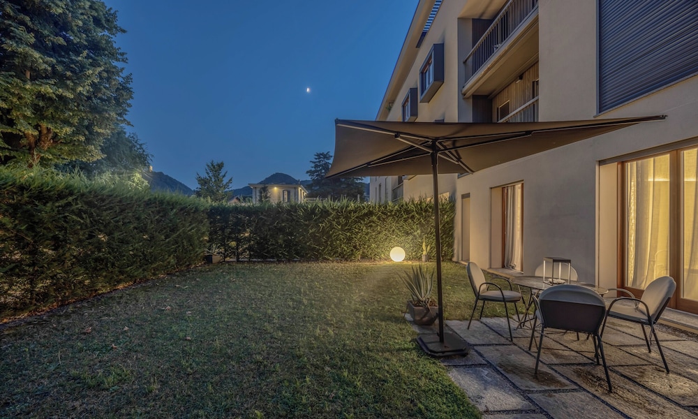 Charming Garden Hideaway in Como by Rent all Como