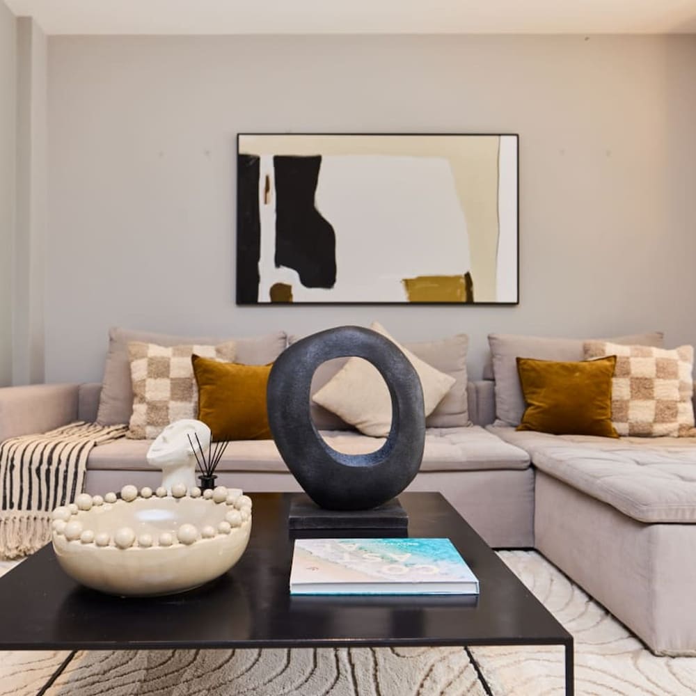 The Regent s Park Scenery - Spacious 3bdr House w Garden and Study Room