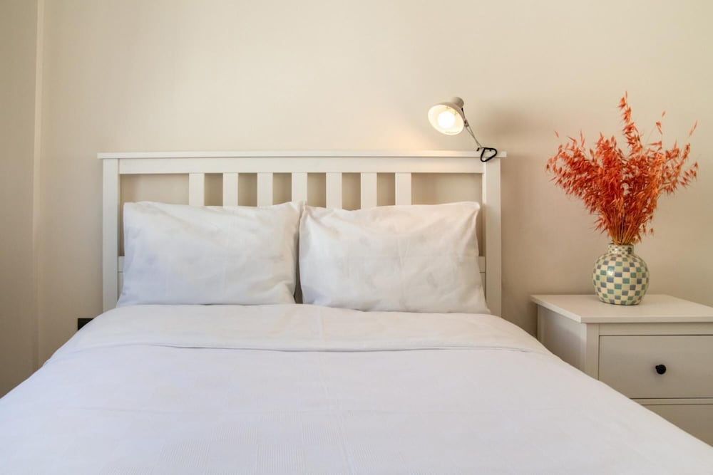 Vibrant and Central Flat Near Sea in Cesme view 5