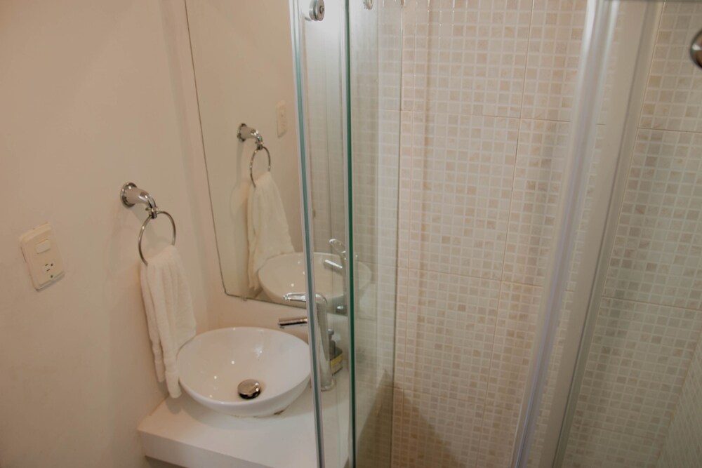 2BR APARTMENT IN THE WALLED CITY