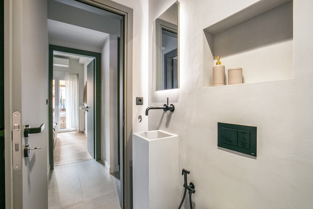 Belmont - 2 Bedroom Apartment in Athens