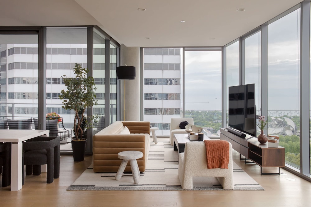 The Lyra Luxury Group Getaway - Two Penthouses