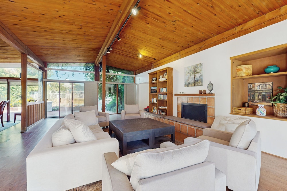 6BR Home w/ a Private Pool, W & D, & Large Yard