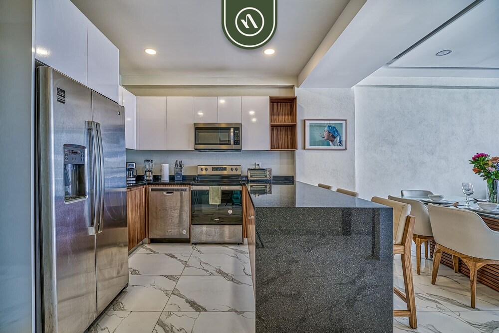 2BR Condo With Private Balcony - Padel Court