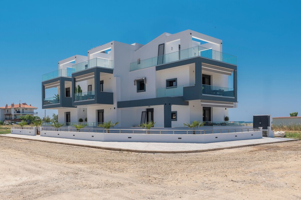 White Pearl Suites Halkidiki