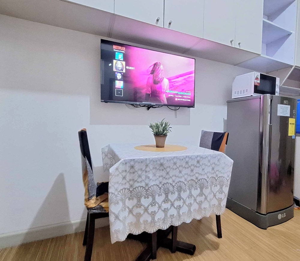 Homey 1BR With Balcony City View in Grace Res