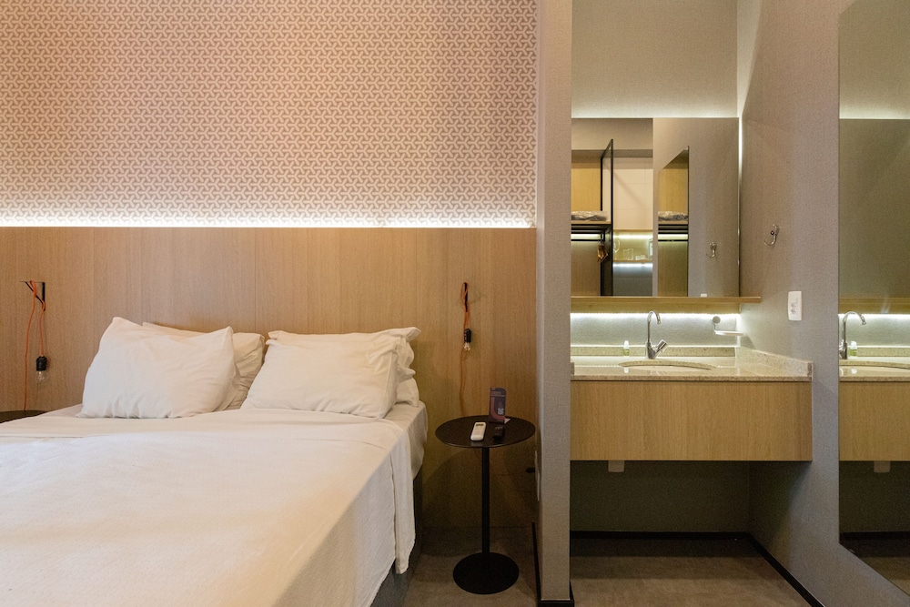 ESD - Studios E-Side By Anora Spaces