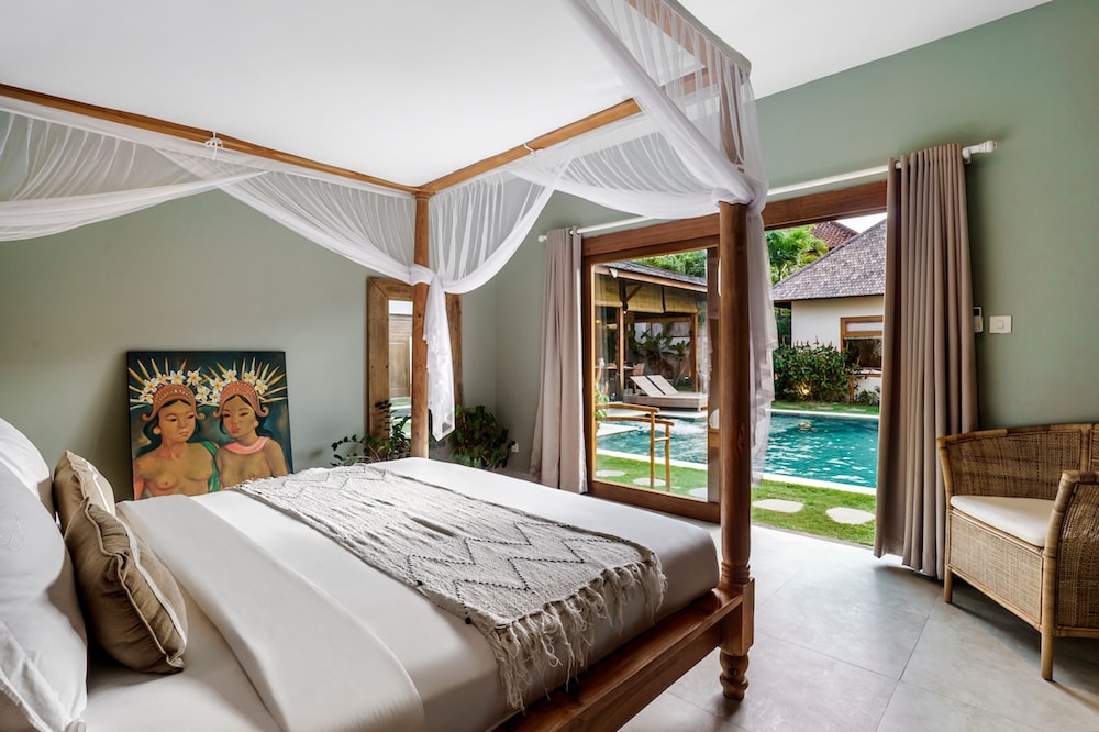 Villa Nabi by Alfred in Bali - New Family 5BR Villa Next to Seminyak Beach