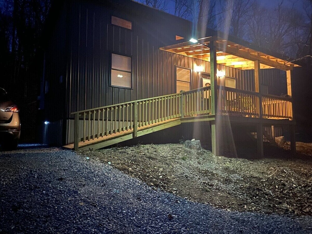 Hollowbranch Hideaway