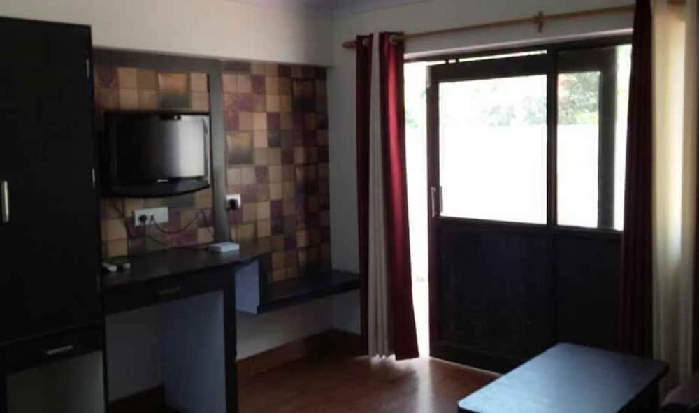 Adb Rooms Corbett Jungle Holiday SPA view 4