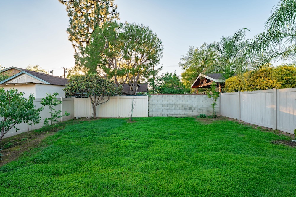 Cozy Pasadena Home Steps From Rose Bowl w Parking