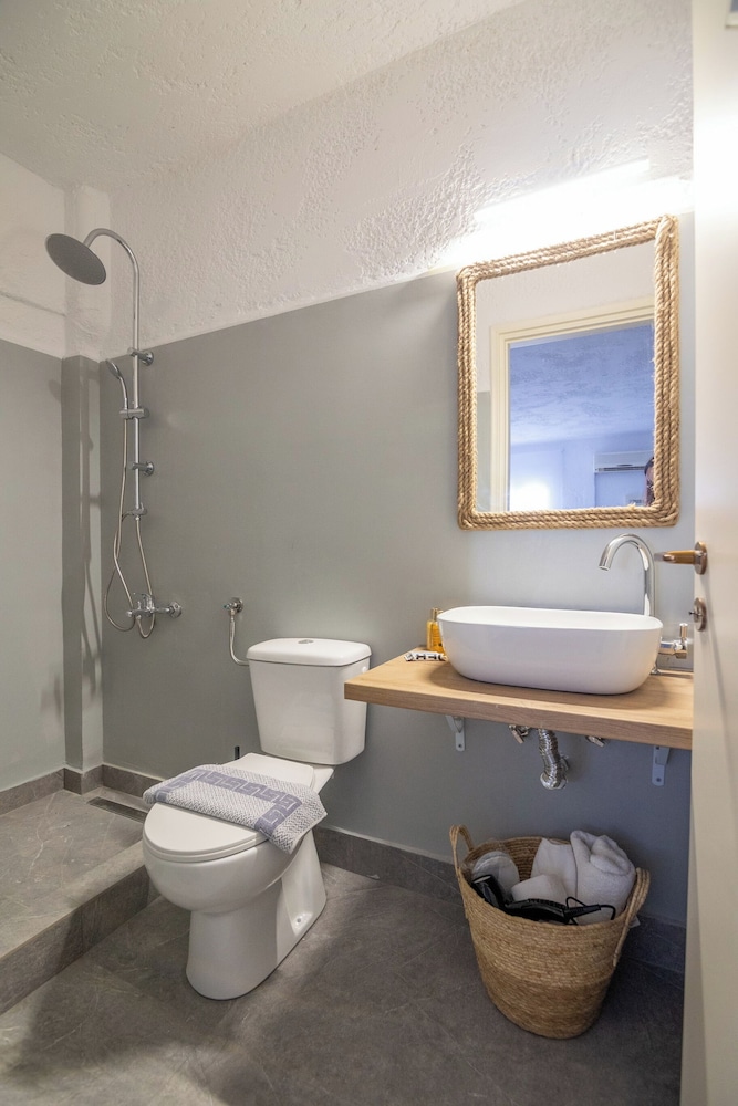Hesperia Apartments