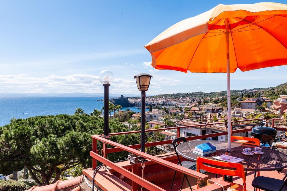 Alice Apartment With Terrace by Wonderful Italy