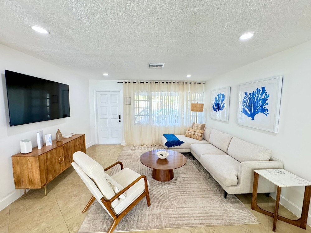 Beautiful 3 2 Home in Pompano Beach - Close to Beach