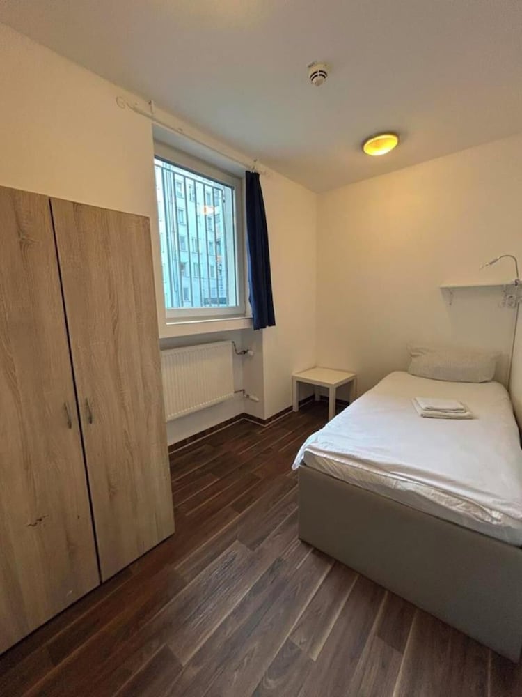 2-Rent Group Hostel Apartments SEN14