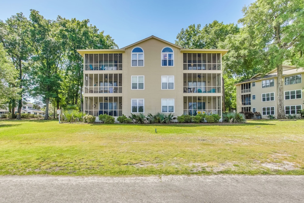 Sunset Beach Golf Condo w/ Pool ~ 2 Mi to Beach! view 4