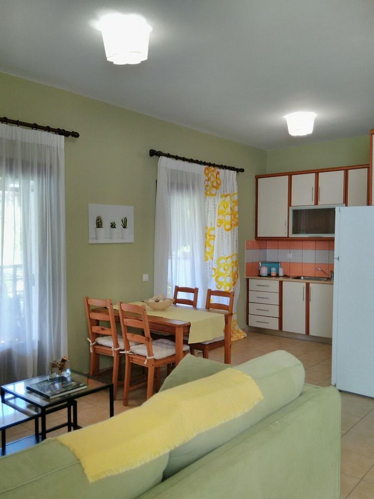 Orsiida Seaside Cottage K Gatzea