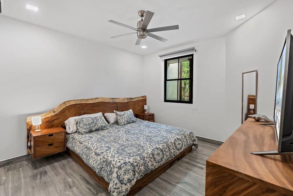 3-BD on 3rd Floor with Great Ocean View