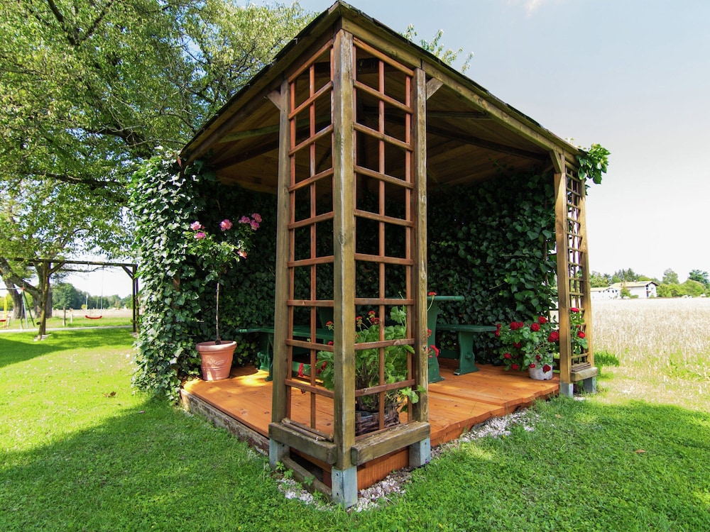 Alluring Holiday Home in Ubersee With Whirlpool