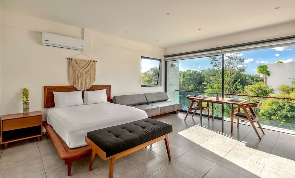 Studio With Great Rooftop Pool