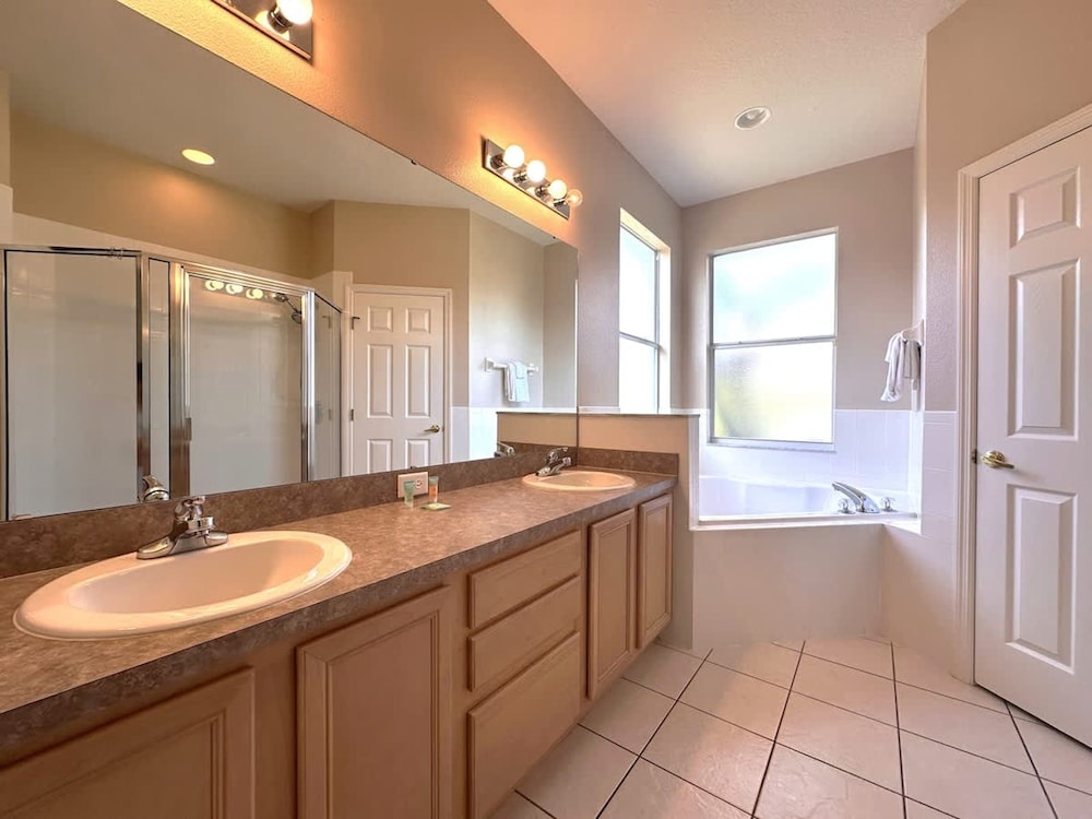 Disney Hideaway Villa Sleeps 9 4Bd Home With Pool